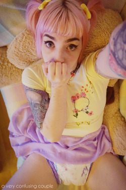 littlepeachybutt:  averyconfusingcouple:  I coordinated my outfit to match my nap nap :P (this is my fave colour coord purple, yellow and pink) The ABU Lavender diapers are officially my new favorite that I will recommend till the end. They are absolutely