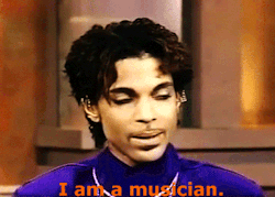 myway-stuff:brandonousley:Prince with Tavis Smiley. BET Tonight. 1998. The last Gif!!!😂😂😂😭😭