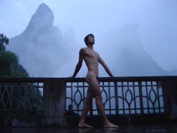 benudenfree:  nude in blue, naked in China,  ph. unknown