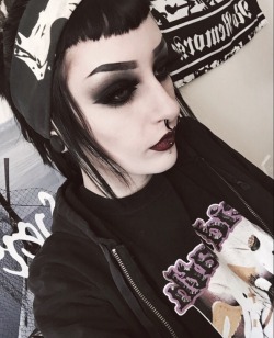 morticians-flame:Todays look is called “I need to shower so I’m just gonna put my hair up and wear heavy makeup to make the greasiness look intentional”.