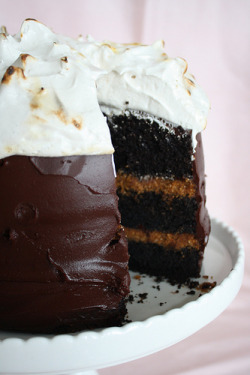 Gastrogirl:  S’mores Layer Cake.  Ugh, Need, In, Belly, Now