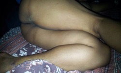 prythm:  Another day - Another MILF…  Awakening the senses of a DESI MILF - This Bhabhi udders are huge milk tankers… She is from Chennai, Tamil Nadu. Let’s see what she can show it to us for our pleasure… This could be another long series of