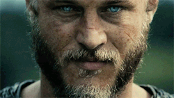 quotesandmusic:   Ragnar Lothbrok, ladies and gentlemen [Vol. III]   Ragnar&rsquo;s stunning sea-glass eyes.