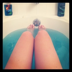 enlightenthewhores:  Blue Bath #imsosick