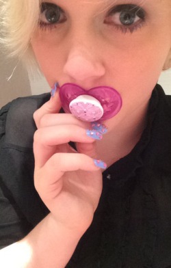 mylittlepastelspace:  Using my new paci 