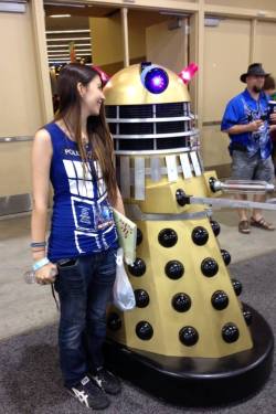 hootowlforlife:  I ALSO MET THIS DALEK AND HE WAS SAYING SOMETHING LIKE “ALL OF HUMANITY WILL BE EXTERMINATED” AND THEN I WALKED UP TO HIM TO GET A PICTURE AND HE LOOKED AT ME AND SAID “EXCEPT FOR YOU. YOU’RE CUTE.” SO OMG A DALEK FLIRTED WITH