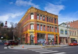 wanderlustav: Port Townsend is a seaport town punctuated with beautiful Victorian Era mansions that sit in the Northeastern tip of Washington’s Olympic Peninsula’s amazing coastline. I often pass by the town on my way to Olympic National Park with