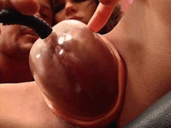 dumachstmichverrueckt: breedingwhore4allcocks:   wet-creamy-pussy:  Swollen wet pussy  I’d love to have my pussy pumped up like this then filled with big hard cock xx   Total aufgepumpt klasse😋 