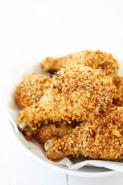 foodffs:  Buttermilk Oven “Fried” Chicken  Really nice recipes. Every hour.   