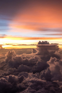 e4rthy:  Clouds over Cebu by Frank Lantern