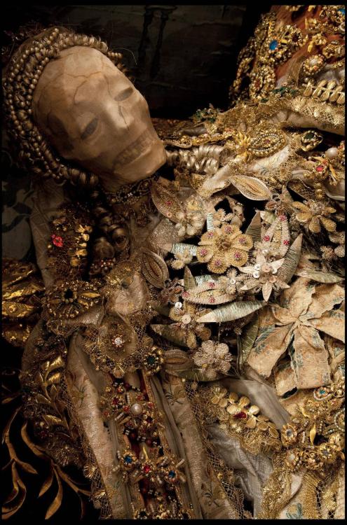 onii-chanithurts:  fuckyeahsexanddeath:  A relic hunter has lifted the lid on a macabre collection of 400-year-old jewel-encrusted skeletons unearthed in churches across Europe.  Art historian Paul Koudounaris hunted down and photographed dozens of grueso