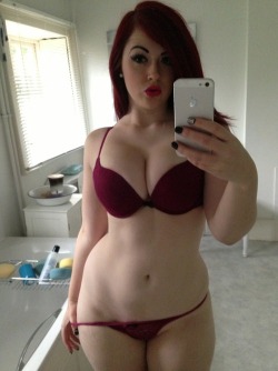 classically-curvaceous:Her body &lt;3