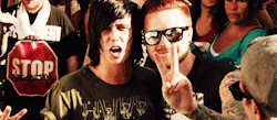 that-crazy-bvb-army-girl:  justanotherfacewithoutavoice:  Kellin:NOOOO DONT KISS MEKellin: eh vic wont see this  That caption tho 