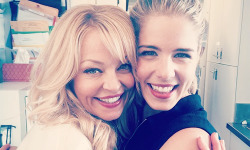 julietohara:  emily bett rickards &amp; charlotte ross on the first and last day of shooting 3.05 