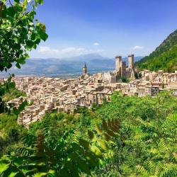borghitalia:  #Pacentro (AQ) è uno de I borghi più Belli d'Italia immersi nel cuore dell’#Abruzzo, la sua antichissima storia la si percepisce anche solo guardando questa splendida foto IG scattata da @fabrizio_fos che ringraziamo. Scopri di più