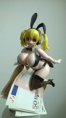 connard-cynique:  This is the money riding super pochaco of good fortune!  Share this pochaco and big tiddies, big butts and good fortune will come your way!  