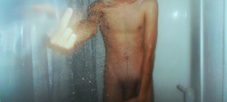 twink-thug:  shower time for me :) 