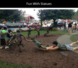 humorous-blog:  booksareforpeoplewhoread:  rianfuckindawson:  tastefullyoffensive:  People Having Fun With Statues (Part 1) [via]Previously: Funny Sandwich Board Signs            I kno where the policeman is! It&rsquo;s in Chevy Chase Md!