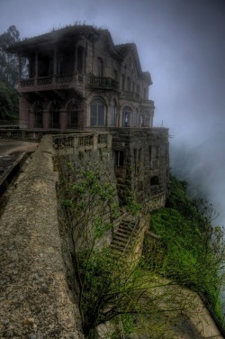 Odditiesoflife:  Abandoned (Haunted) Hotel In Colombia The Hotel Del Salto Is Located