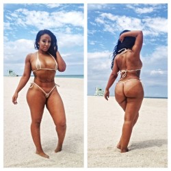 thecurvygirls1:  Nice and dark with tan lines