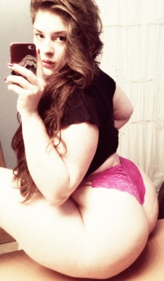 bewbieblog:  molotowcocktease:  Like “Guurl I think my butt gettin’ big!”  The whooty to end all whooties.