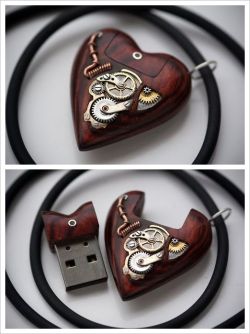 Steampunk Tendencies | 32GB USB Heart Pendant