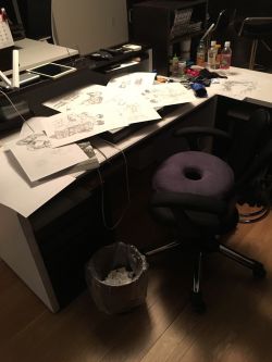 Isayama Hajime shares a new photo of his work desk, where you can spy rough drafts of the September 2016 Bessatsu Shonen cover with Levi and Eren!