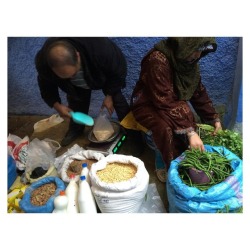 morocco, 2015. . . . #morocco #vegetables #worldtravel #traveltheworld #nomad #wander #exploremore #explore #travelphotography #travelersnotebook #worldtraveler #farmersmarket #maroc