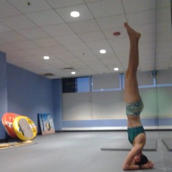 Balancing headstand!!!!! #yoga #practice