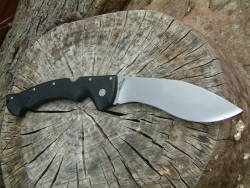 ru-titley-knives:  A Cold Steel Rajah 2 folding