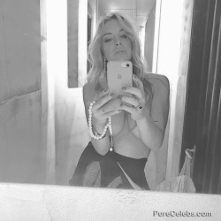 Lindsay Lohan Topless Selfie in the Mirror