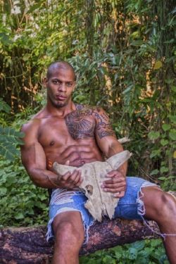 dominicanblackboy:  A hot wet moment outside with sexy gorgeous tatted fat muscle ass El Toro and that fat Cuban dick between his legs!