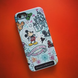 A gift for my wife. #dooneyandbourke #mickeymouse #iphone case. - Follow me on Instagram and Twitter @yecuari