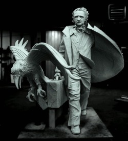 mymodernmet:  Professional sculptor Stefanie Rocknak beat out 265 other artists from 42 states and 13 countries to create a sculpture honoring author and poet Edgar Allan Poe that will be displayed in Boston, Poe’s birthplace. A five-member artist selecti