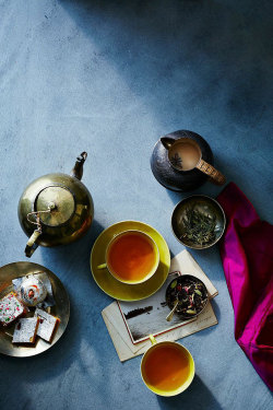 chainfour:  vacilandoelmundo:  This Tea Rituals Around the World slideshow at Condé Nast Traveler (condenasttraveler) is a tea-lover’s delight! Never before have I seen tea time look so sumptuous. Click through to learn about the tea traditions behind