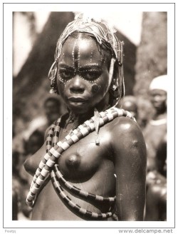 vintagecongo:Lenge dancer, Banzyville (Mobayi-Mbongo), Équateur (Belgian Congo) by J.Mulders