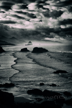 &ldquo;A Moody Morning&rdquo; View south from Ecola State Park to Cannon Beach OR This was a special morning. True it was late January, and while the coast was in the 40&rsquo;s one could see snow on the coastal range.  It was a stormy night, and as