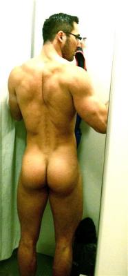 dante-dfw:  Perfect male ass. :)  