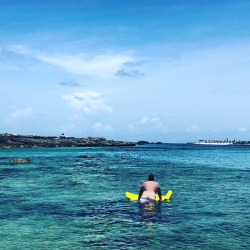 whatsupdanny:Suns out = Buns out.  (at The Bahamas)
