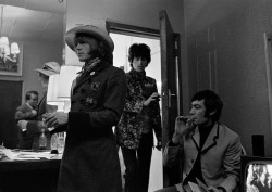 goo-goo-gjoob-goo-goo:  Brian Jones, Keith Richards and Charlie Watts, 1967.  Photo by Gered Mankowitz