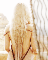 rubyredwisp:  Daenerys Targaryen’s Hair Evolution in Season 1 (loose to full Dothraki braid) 
