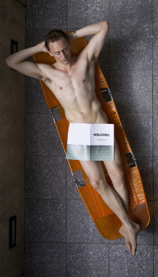 fancykraken:  Dr. Robert Laing in High-Rise, 2016 [x] Ultra mega HQ download. WARNING: May cause shortness of breath and, um, other things.   I cant breath. I cant believe TomTom did a shot like this. Omg!! 😈