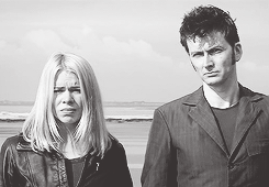   Pete’s World AU ↳ After the TARDIS leaves Bad Wolf Bay, Rose Tyler and her half-human Doctor return to Parallel London to lead a normal, happy, human life together.  