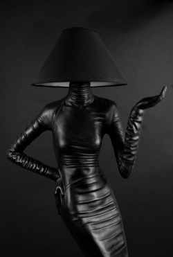 misterdoesmanips:  Probably not a manip but I can’t really tell – I found it on Pinterest, but the Tumblr blog the post linked to is now defunct. If it’s not a manip, that’s one funky lamp…
