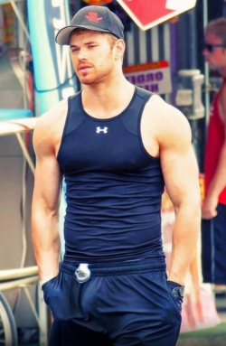 guys-with-bulges:  This photo of Kellan Lutz’s bulge has been making the rounds today. The first image went viral and it’s been slightly enhanced from the original found at FamousMeat. Still, pretty packin’!  If this is not the best cock outline