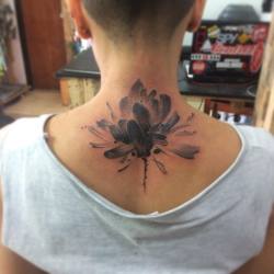 #tattoo #tatuaje #tatu #loto #lotus #cover #cubrimiento #tapado #abstract #abstracto #black #sombras #shadows #negro #manchas #pintura #sketch #boceto #espalda #back #venezuela #lara #barquisimeto #colombia #argentina #gabrieldiaz #gabodiaz #gabrielwayne