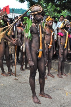 indigenous-tribes:  Papuans (Melanesia) : Koteka tribe 