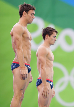 topnotchbodies:   Olympic Divers {Tom Daley} and {Daniel Goodfellow}  