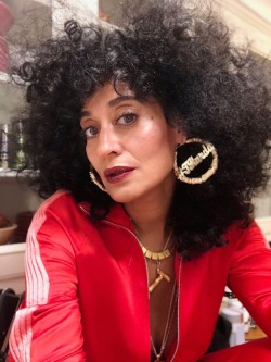 malikthaelite:  blackrebelz: cocoacallalily:  afrodesiacworldwide:  Tracee Ellis Ross  This was unnecessary 😩😍  whats it called when someone does a thing and as a result, you realize that you needed it done? 😩😩😩😩   ^A blessing.