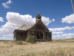 Govan, a ghost town in Washington State. Founded as a ranching community in the 1800s, Govan was slowly abandoned. Nearly all that’s left now is this schoolhouse, an old post office and a couple other structures. It’s located along Highway 2 between